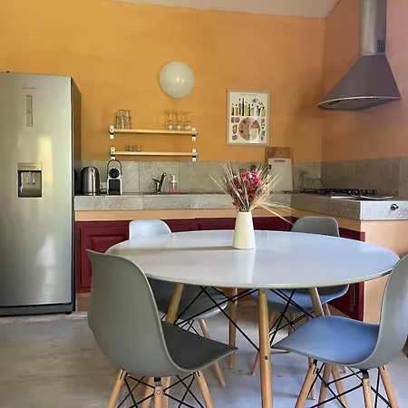 Le De La Léouzière Apartamento Belvézet