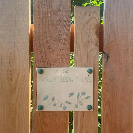 Le De La Léouzière